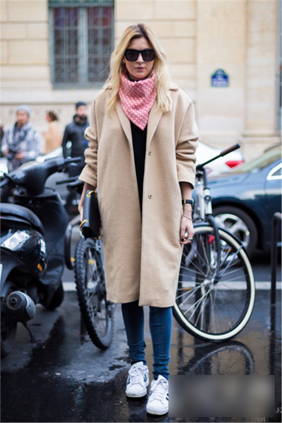 彩色紅格圍巾搭配