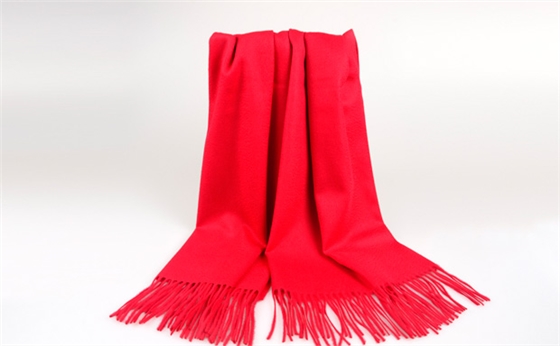 羊絨紅圍巾