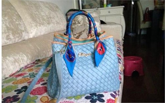 包包搭配絲巾 包包搭配絲巾