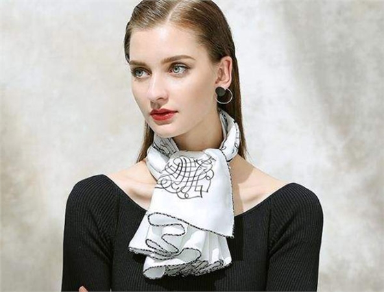 絲巾+脖子 絲巾+脖子