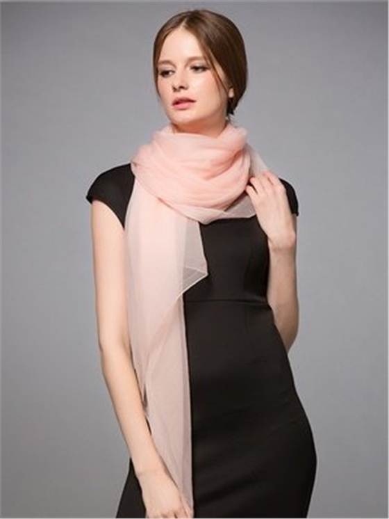 純色絲巾上身圖