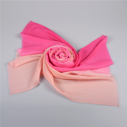 時(shí)尚漸變圍巾