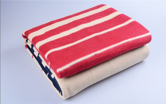 羊羔絨毛毯,毯子購買注意 羊毛毯圖