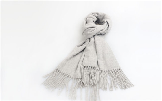 女士長(zhǎng)款圍巾,圍巾品牌哪個(gè)好 圍巾圖