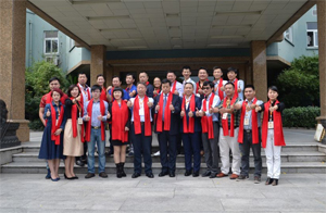 活動(dòng)促銷(xiāo)紅色圍巾