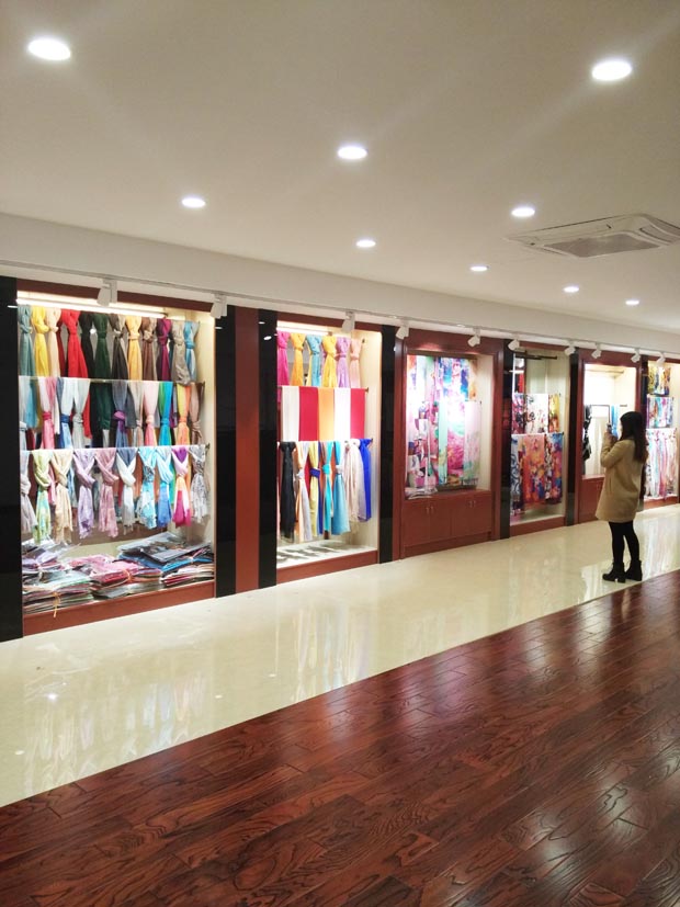 圍巾展示廳