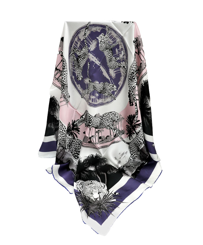 傲睨萬物絲巾整體圖