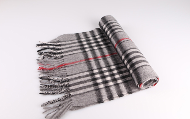 女士羊毛圍巾品牌,這里有優(yōu)惠 圍巾圖